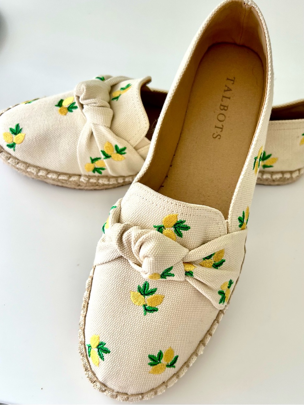 Talbots Cream Canvas Espadrille Flats with Yellow Lemon Embroidery nwot